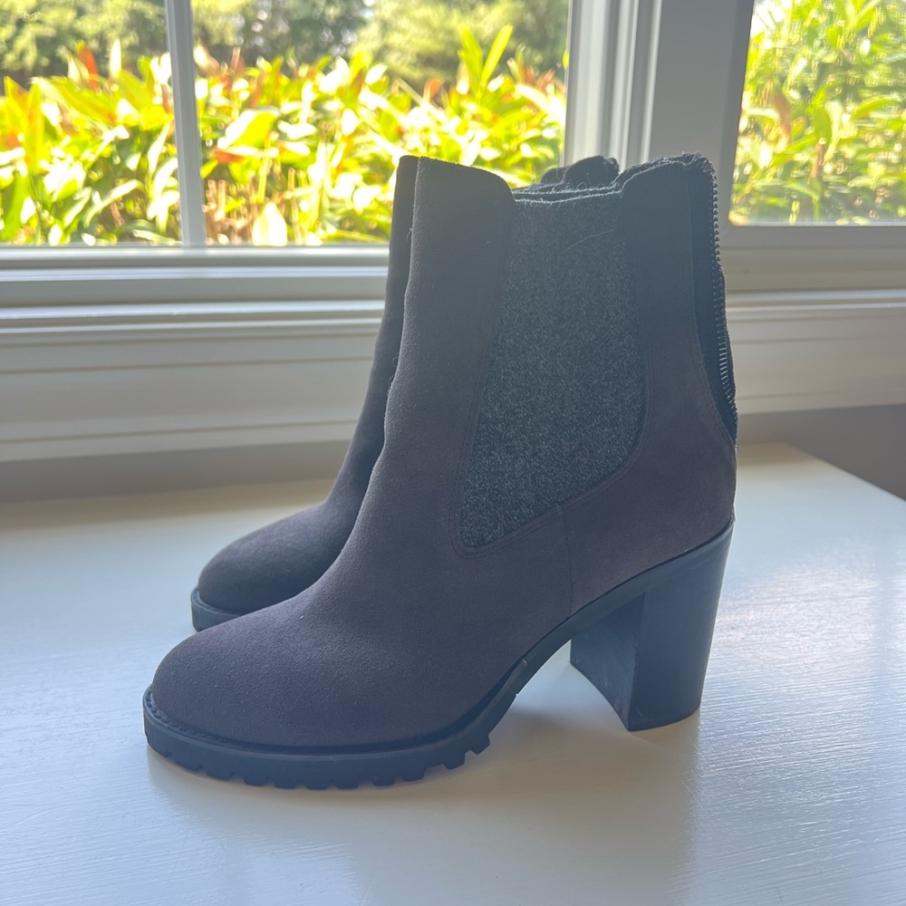 Chinese Laundry heeled Chelsea boots size 8